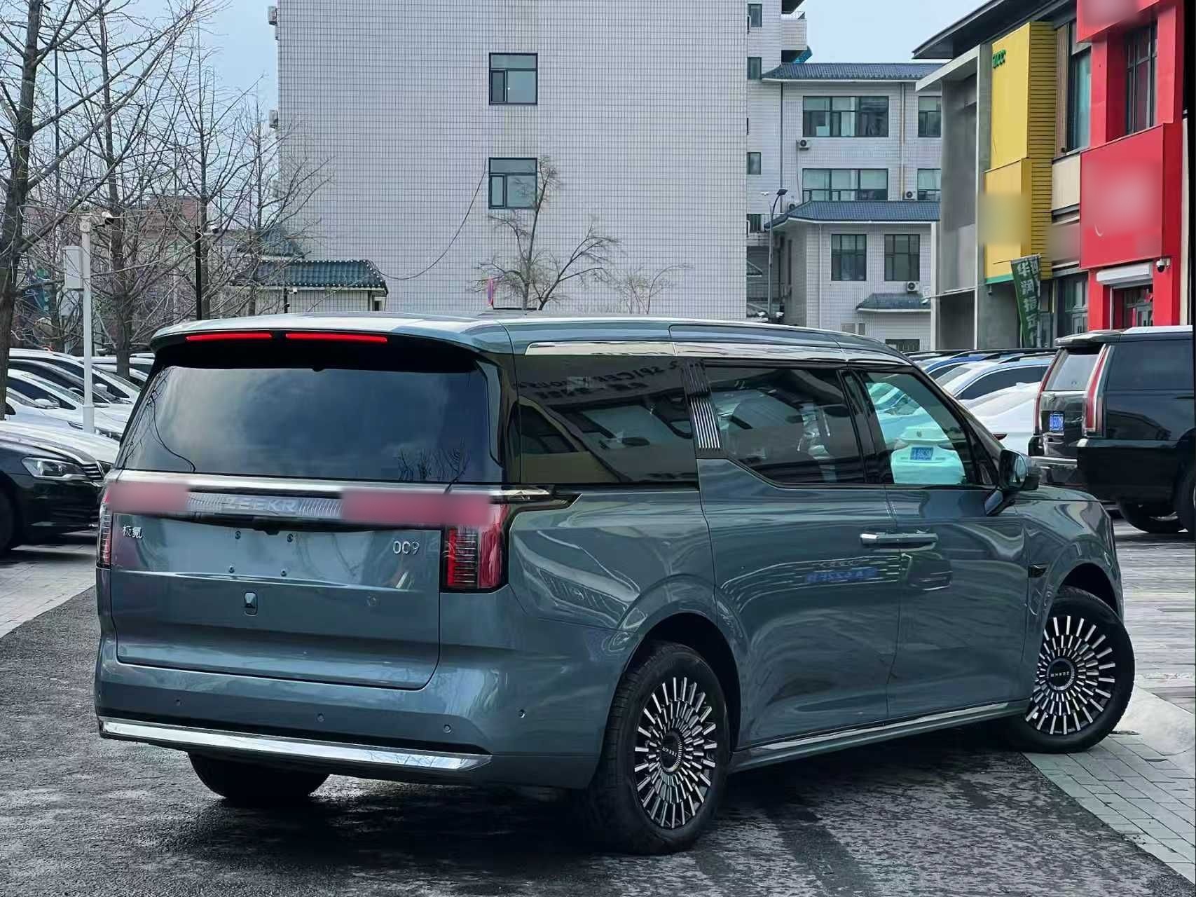 Zeekr 009 2024 Six-Seat Executive Version 4WD 108 kWh — снимка 6