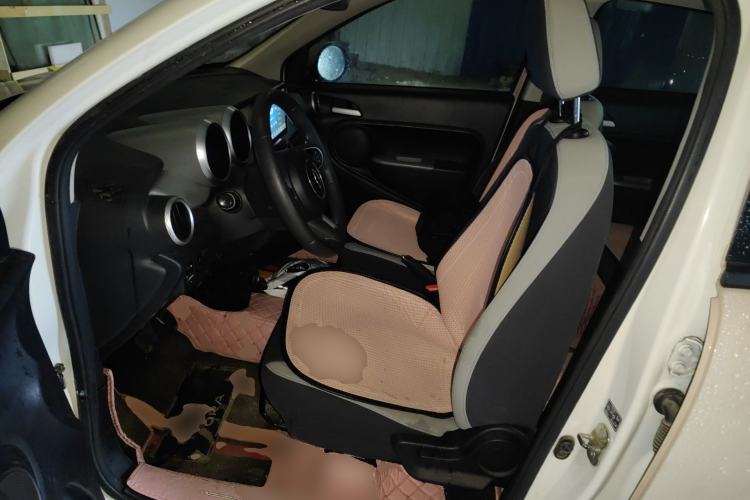 Used ORA Black Cat 2021 301 km Basic Version Left Front Seat