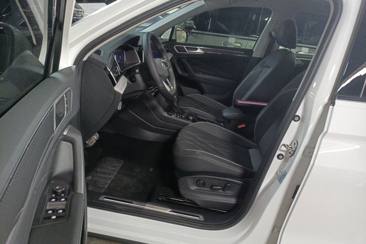 Used Volkswagen Tiguan L 2023 Facelifted 380TSI Automatic All-Wheel Drive R-Line Plus Version 7-Seater