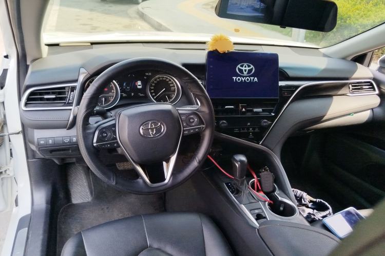 Used Toyota Camry 2021 2.0G Luxury Edition Center Console