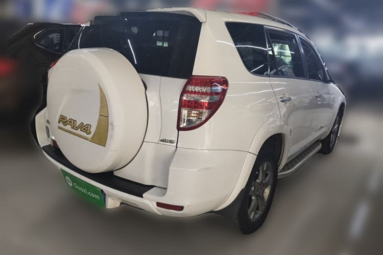 Used Toyota RAV4 2012 Luxurious 2.4L Automatic 4x4 with Stylish Features Rear Right 45 Deg