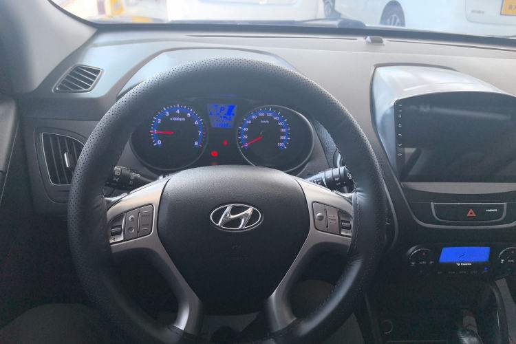 Used Hyundai ix35 2013 2.0L Automatic Two-Wheel Drive Smart GLS China IV Standard
