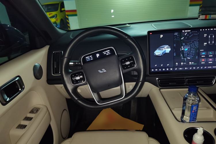 Used Li Auto L8 2023 Pro Model
