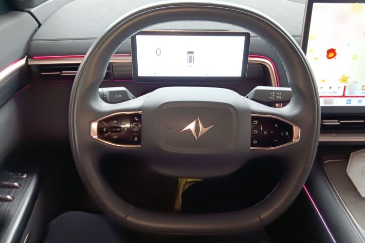 Used Dongfeng eπ eπ008 2024 210Max Range-Extended Version 6 Seats Steering Wheel