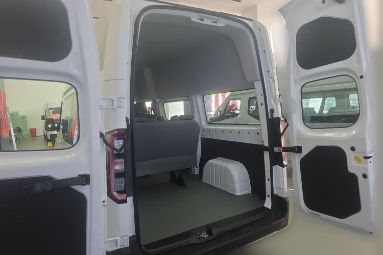 Used Farizon Super VAN 2025 Model, Zhifu Edition, Mid-axle High-roof, 68 kWh, Zhixin Trunk