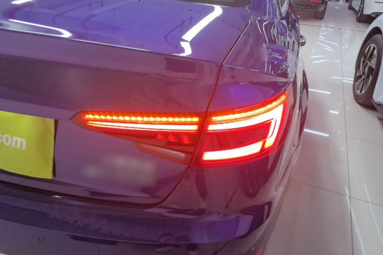 Used Audi A4L 2019 40 TFSI Ambition China VI
