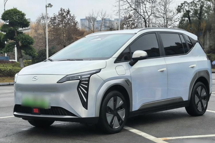 Used AION Y 2023 Younger
