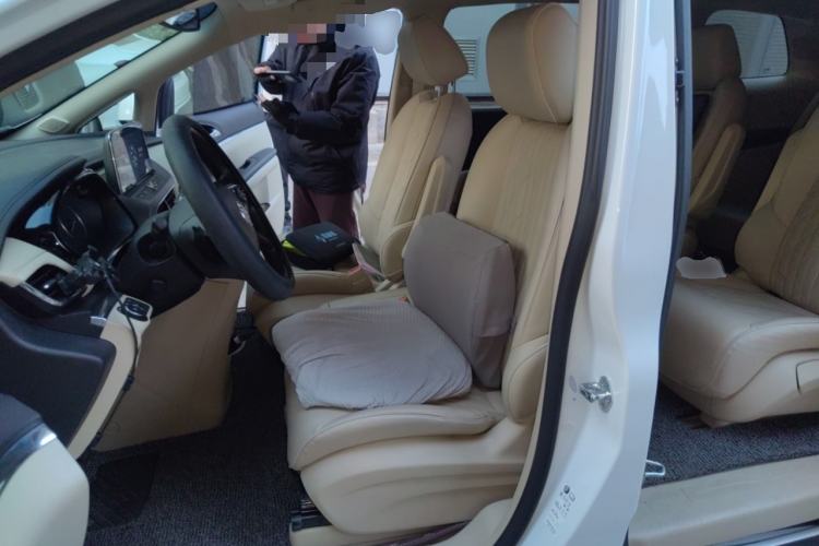 Used Buick GL8 2023 Facelifted Land Cruiser Executive Luxury Version
