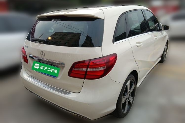Used Mercedes-Benz B-Class 2015 B 200 Fashion Model Rear Right 45 Deg