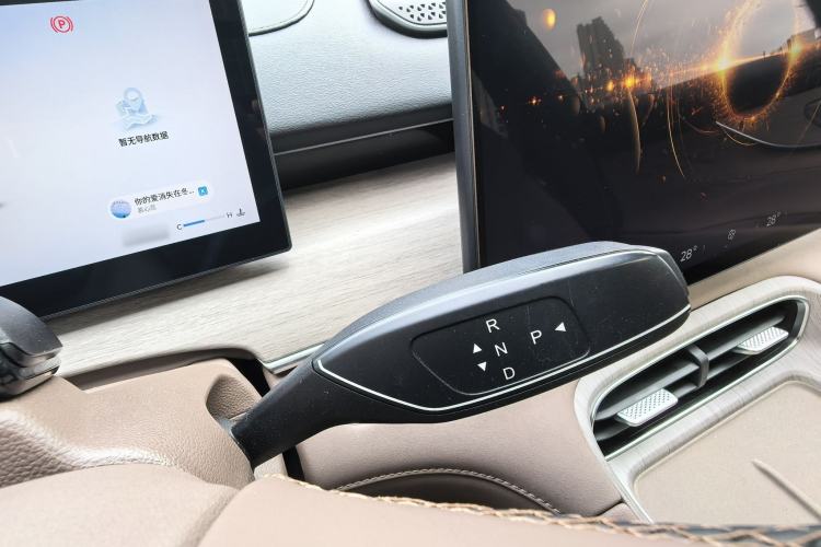 Used Chery Tiggo 8 PLUS 2025 290TGDI DCT Prestige 5-Seater
