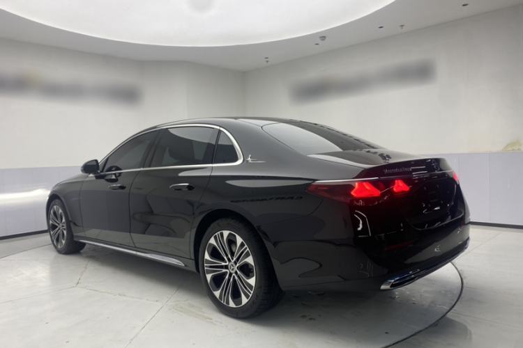 Used Mercedes-Benz E-Class 2025 Facelift E 300 L Luxury Edition Exterior 4