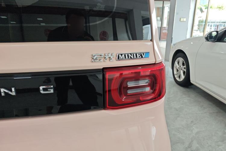 Used Wuling Hongguang MINIEV 2022 Macaron Premium Model – Lithium Iron Phosphate Right Rear Taillight