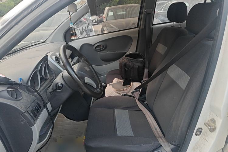 Used FAW Weizhi V2 2012 CROSS 1.3L Manual Luxury Model
