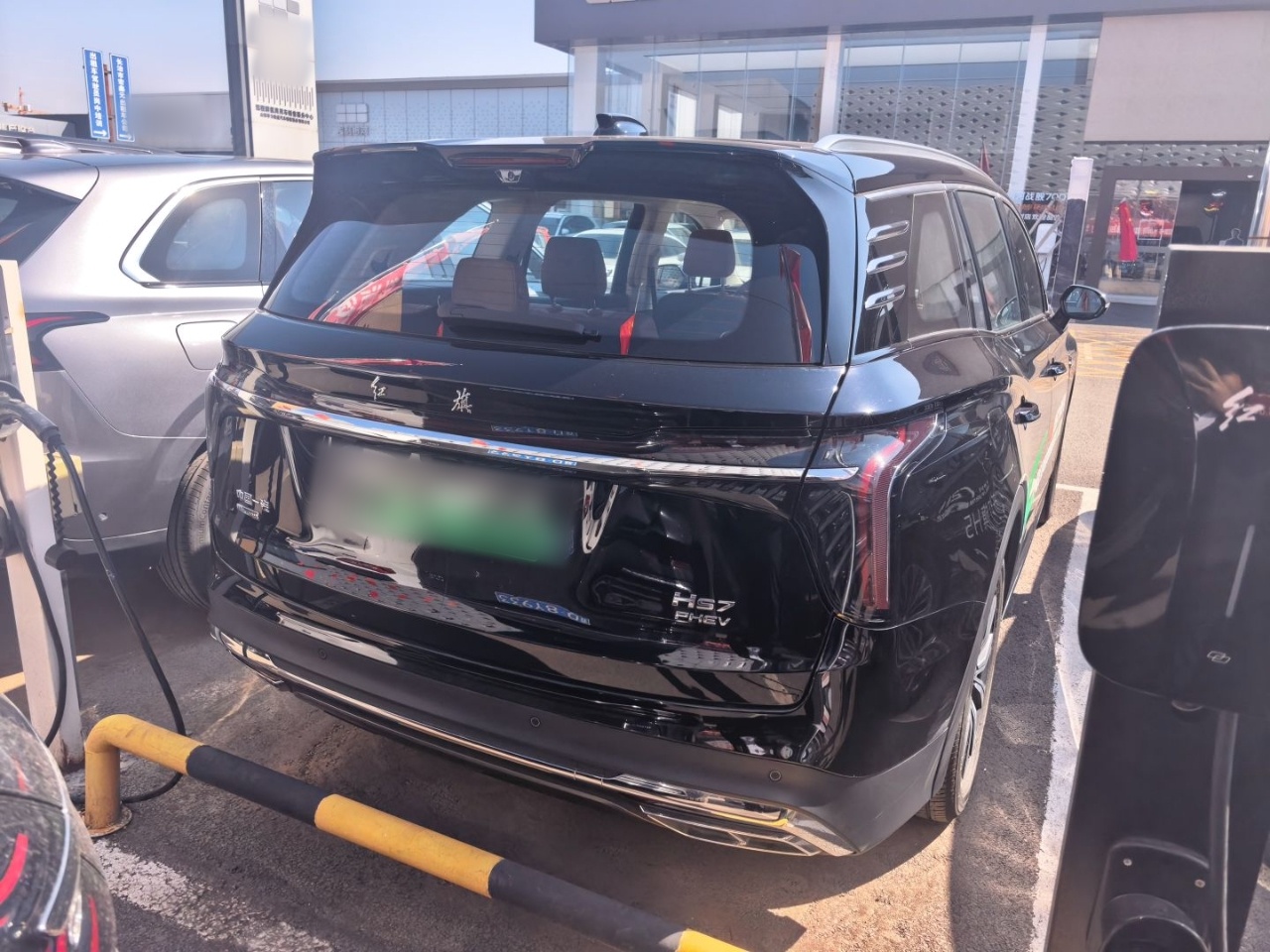 Hongqi HS7 PHEV 2025 Model 2.0T PHEV Four-Wheel Drive 2 Million Units Commemorative Edition 6-Seater — снимка 5
