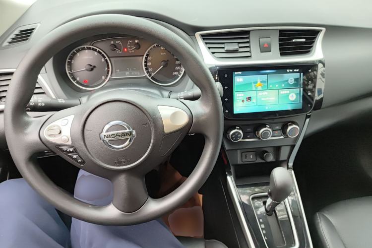 Used Nissan Sylphy 2019 Classic 1.6XL CVT Luxury Edition Center Console