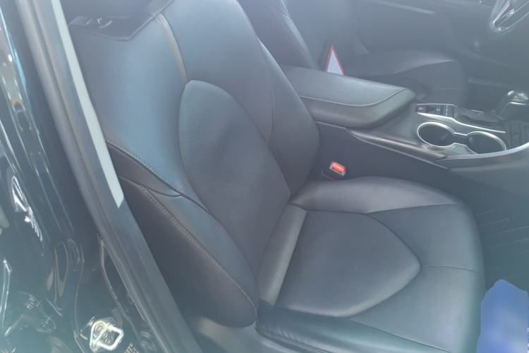 Used Toyota Camry 2021 2.5G Luxury Edition
