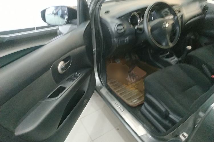 Used Nissan Livina 2015 1.6XE Manual Comfort Edition