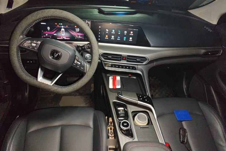 Used CHANGAN UNI-T 2020 1.5T Flagship Version Center Console