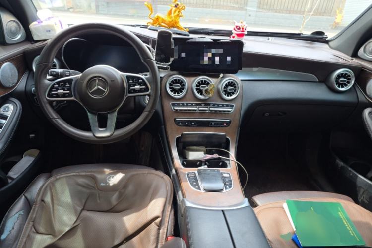 Used Mercedes-Benz GLC 2022 GLC 260 L 4MATIC Luxury Model Center Console