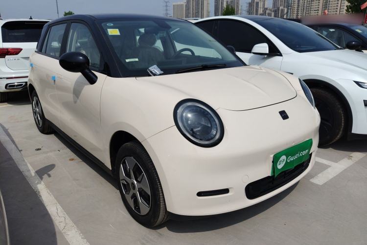 Used JAC Yiwei 3 2024 Zhi'ai Edition 330km Air Front Right 45 Deg