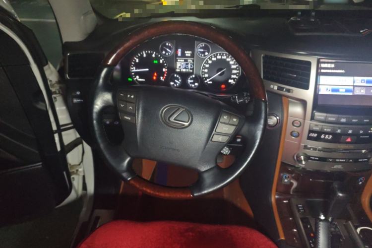 Used Lexus LX 2012 570
