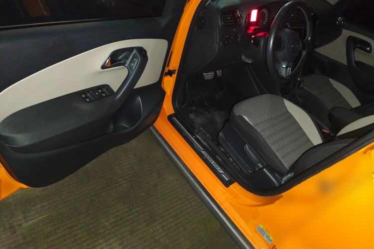 Used Volkswagen Polo 2012 1.6L Cross Polo Automatic Transmission Driver Seat