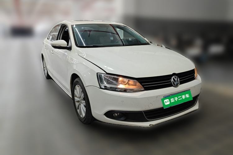 Used Volkswagen Sagitar 2014 1.4TSI Automatic Luxury Model Front Right 45 Deg