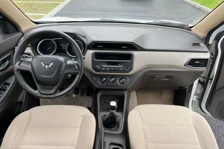 Used Wuling Hongguang 2018 1.5L S Standard Version L2B