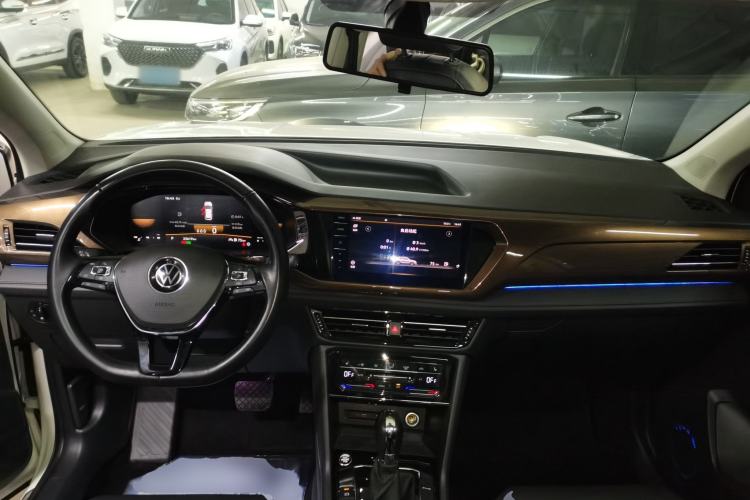 Used Volkswagen Tharu 2022 280TSI Two-Wheel-Drive Luxury Edition Center Console