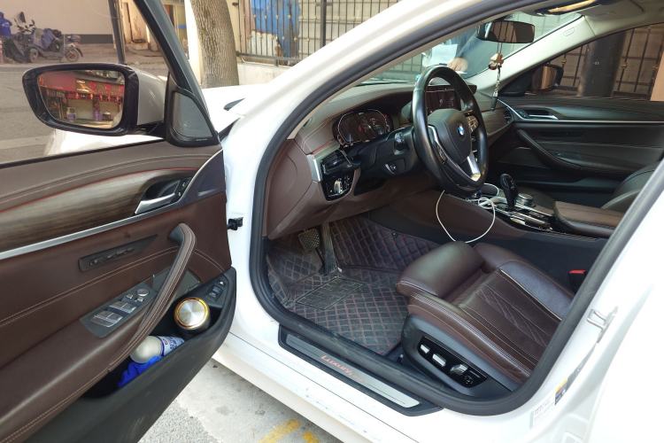 Used BMW 5 Series New Energy 2020 Mileage Upgrade Version 530Le Pioneer Edition Driver Seat