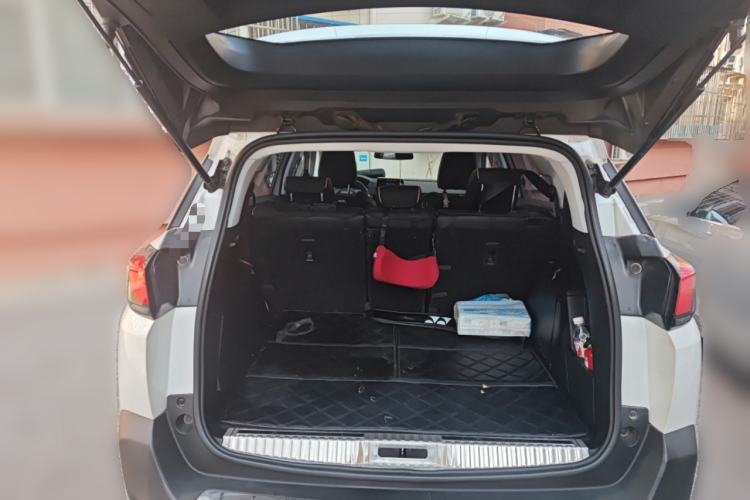 Used Peugeot 5008 2017 380THP 7-Seater Elite Edition Trunk