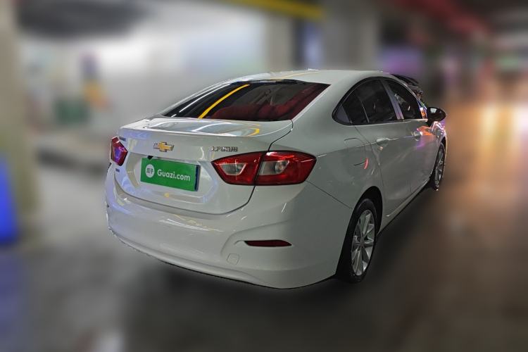 Used Chevrolet Cruze 2018 Hatchback 320 Automatic Pioneer Sunroof Edition
