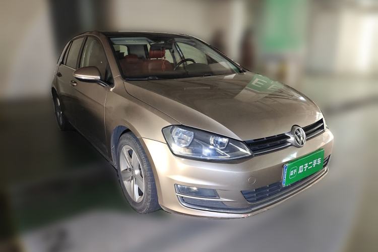 Used Volkswagen Golf 2016 230TSI Automatic Comfort Version Front Right 45 Deg