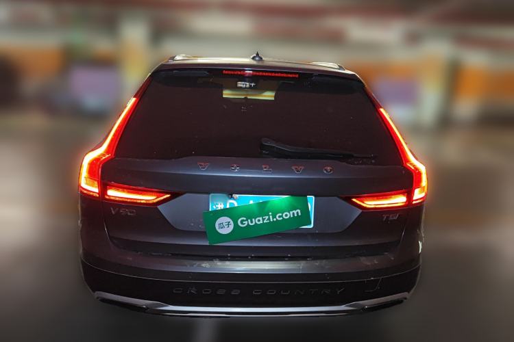 Used Volvo V90 2017 Cross Country T5 AWD Prestige Edition