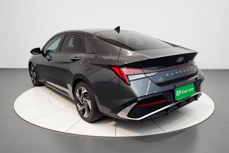 Used Hyundai Elantra 2023 1.5L CVT LUX Prestige Edition
