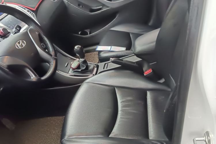 Used Hyundai Elantra (5th Generation / Langdong) 2016 1.6L Manual Luxury Model

