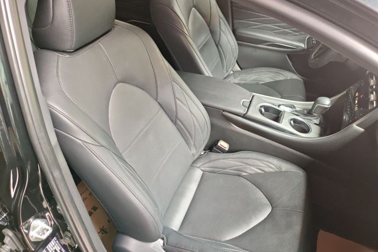 Used Toyota Avalon 2023 Dual-Motor 2.5L XLE Prestige Edition Right Front Seat