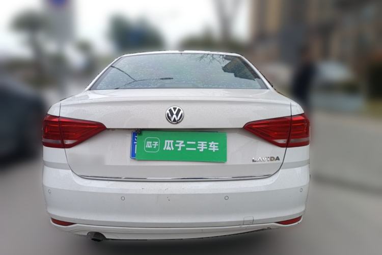 Used Volkswagen Lavida 2015 1.6L Manual Comfort Edition
