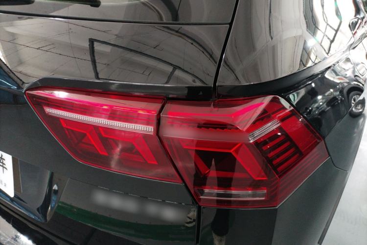Used Volkswagen Tiguan L 2022 330TSI Automatic Two-Wheel Drive R-Line Enhanced Edition Right Rear Taillight