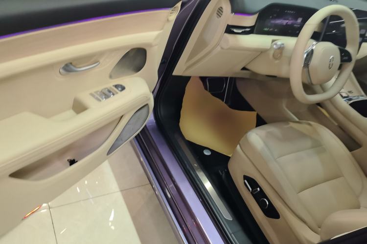 Used Hima AITO M5 2025 Extended-Range Ultra All-Wheel-Drive Version Driver Seat