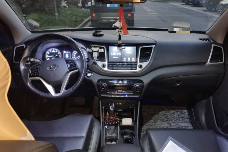 Used Hyundai Tucson 2015 1.6T Dual-Clutch Two-Wheel-Drive Smart Model
