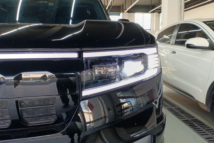 Used Formula Leopard 8 2025 Smart & Brave Flagship Edition 6 Seats