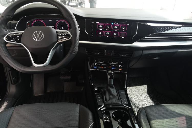 Used Volkswagen Passat 2024 380TSI Dragon Glory Edition
