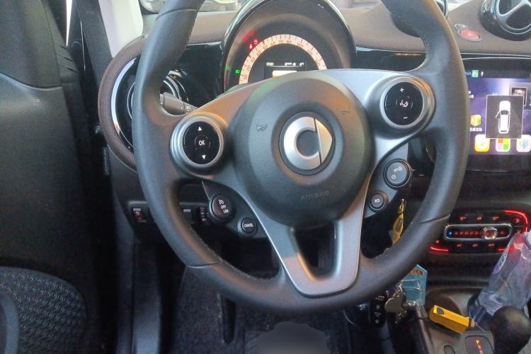 Used smart fortwo 2018 1.0L 52kW Chocolate Special Edition China V Emission Standard
