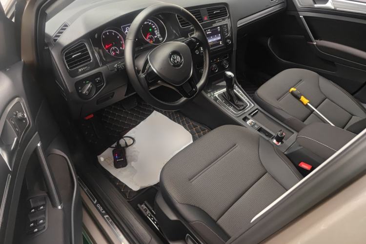 Used Volkswagen Golf 2017 1.6L Automatic Comfort Million-Vehicle Anniversary Edition