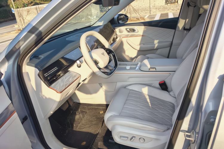 Used NETA L 2024 Extended-Range 310 Flash-Charge Red Edition
