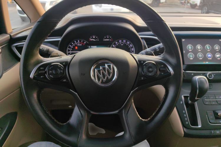 Used Buick GL8 2017 ES 28T Premium Version China V Standard Steering Wheel