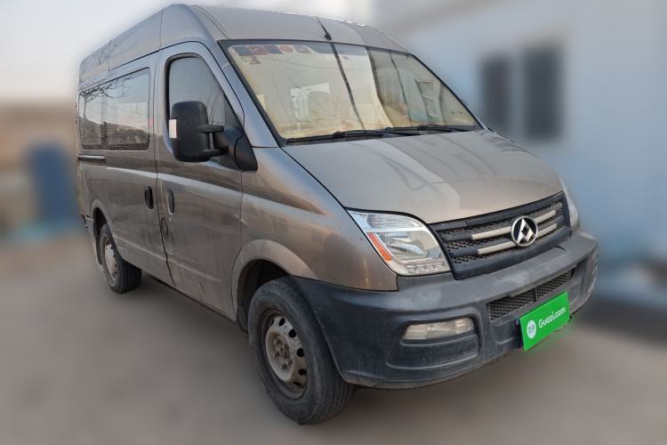 Used SAIC MAXUS Xintu V80 2017 2.5T 5-Speed Manual Aoyuntong National V Short Wheelbase Mid-Roof 5/6/10-Seater
