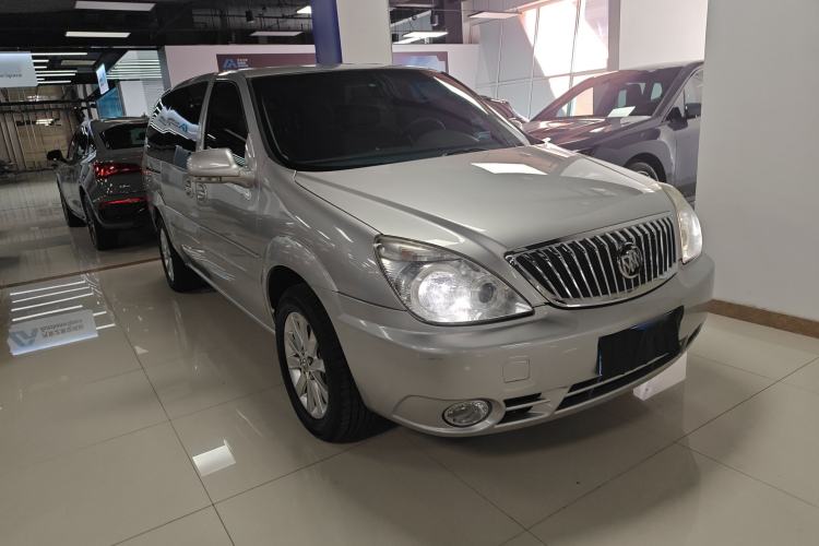 Used Buick GL8 2014 2.4L Classic Edition Front Right 45 Deg