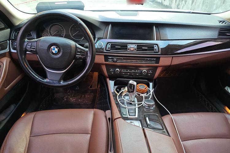 Used BMW 5 Series 2014 528Li Leading Model Center Console